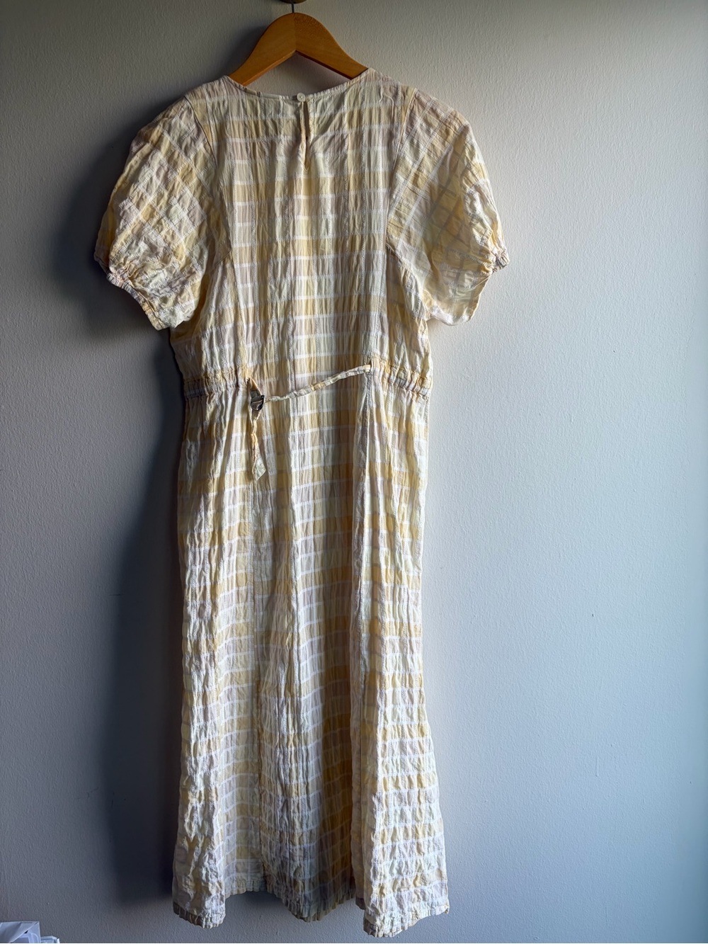 Uniqlo Butter Yellow and White Textured Midi Dress - Picture 2 of 6